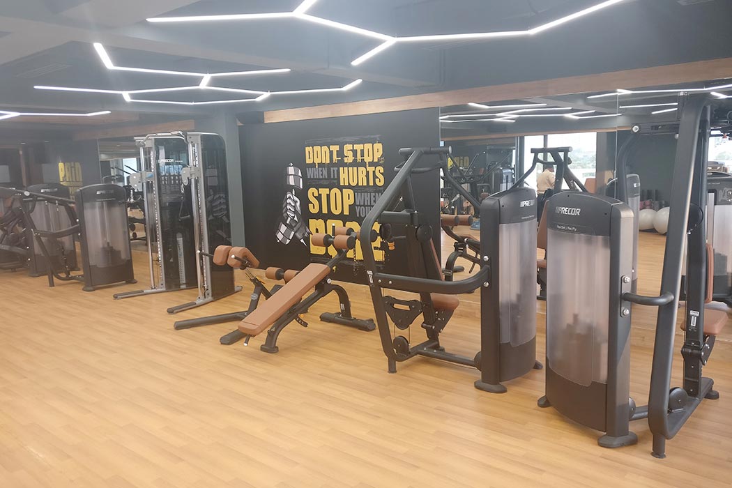 Goregaon Sports Club Mumbai Gym Equipment Fitness Equipment Get